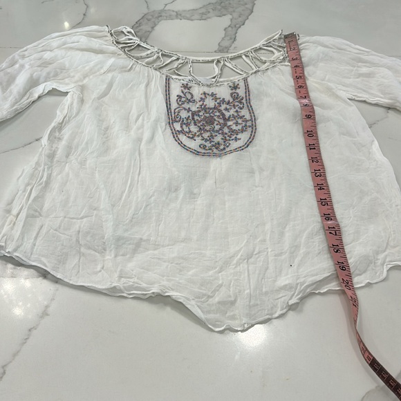 ju’s White‎ Sheer Embroidered Detail Top. Size S - Picture 9 of 13
